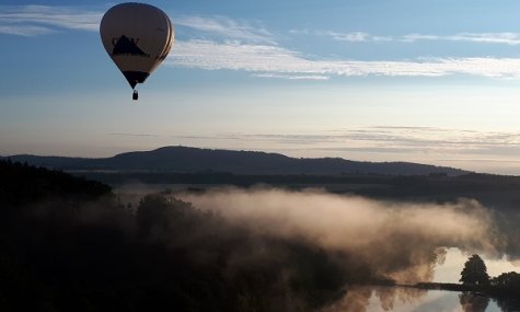 PŘEHLED: Podívejte se na nejkrásnější místa České republiky pro let balónem. Jak si správně vybrat lokalitu pro let balonem?